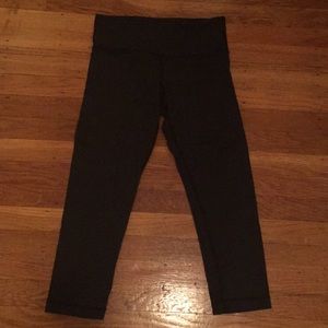 Lulu Wonder Pant Capri-Dark Heather Gray